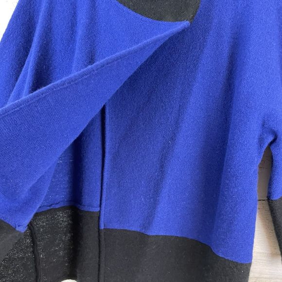 Women's Blue and Black Sweater - Picture 3 of 10